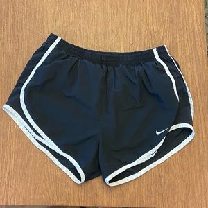 Black nike tempo shorts